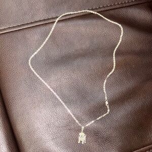 Elegant Silver Necklace with Pendant